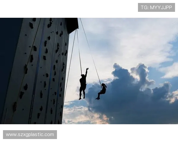 成都攀岩队揭秘：深度解析攀岩运动的盯防技巧与训练方法