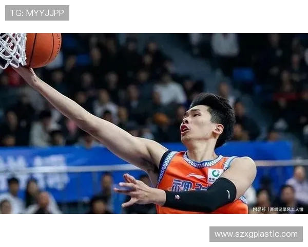 周鹏:从篮球场上的拼搏者到生活中的坚韧榜样,见证成长与奋斗的精彩旅程 周鹏:从篮球场上的拼搏者到生活中的坚韧榜样,见证成长与奋斗的精彩旅程